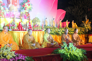 Nam Dinh province: Trung Khanh pagoda holds candle virgin on occasion of Amitabha Buddha's birthday
